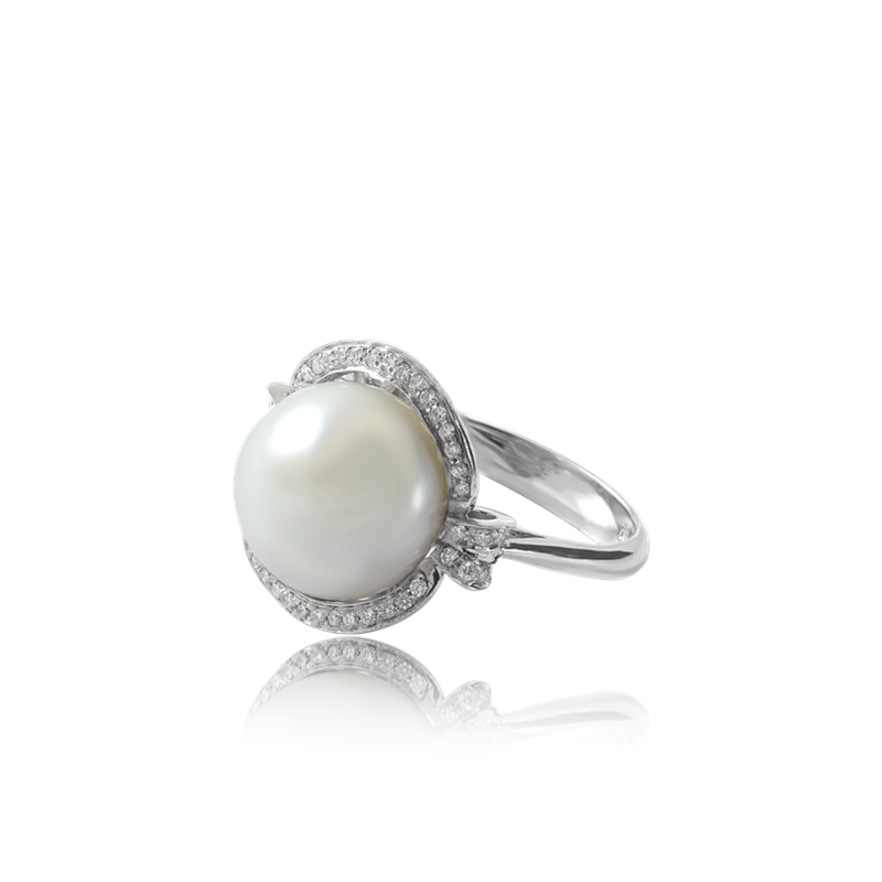 lungebetændelse arkiv Examen album White Pearl and White Diamond surround Cocktail Ring set in 18kt White Gold  - Annellino Italian Fine Jewellery