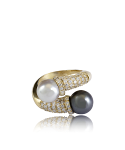 Black and White Pearl 'Toi et Moi' Ring with White Diamonds